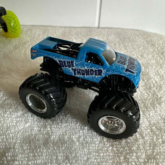 Lot of 10 Hot Wheels Monster Jam 1:64 Scale Diecast Trucks Collection - Picture 9 of 11